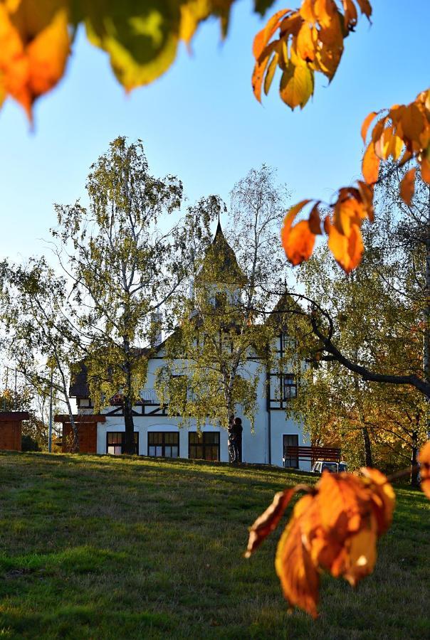 Hotel Petrin Jablonec nad Nisou Exterior photo