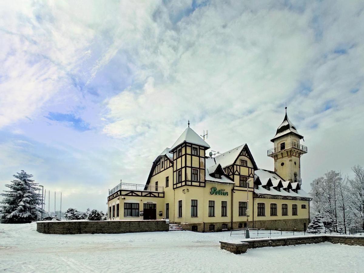 Hotel Petrin Jablonec nad Nisou Exterior photo